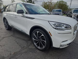 Used 2020 Lincoln Aviator Reserve w/ Equipment Group 202A image 4