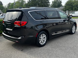 Used 2020 Chrysler Pacifica Touring-L image 4