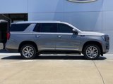 Used 2022 GMC Yukon SLT w/ SLT Premium Package image 3