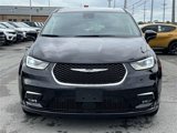 Used 2024 Chrysler Pacifica Limited image 2