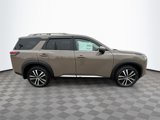 New 2025 Nissan Pathfinder Platinum w/ Black Appearance Package image 4