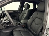 Used 2025 Porsche Macan image 5