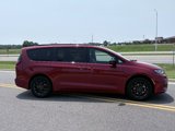 New 2025 Chrysler Pacifica Select w/ Fav Edition Package image 4