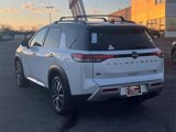 New 2025 Nissan Pathfinder Platinum image 5