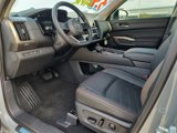 New 2025 Nissan Pathfinder Platinum image 2