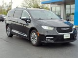 Used 2021 Chrysler Pacifica Limited w/ Premium & Safety Sphere Group image 2