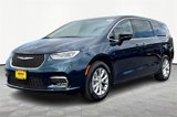 New 2025 Chrysler Pacifica Select image 2