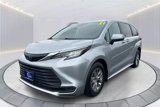 Used 2021 Toyota Sienna LE image 3