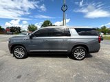 Used 2022 GMC Yukon XL Denali w/ Denali Premium Package image 2