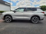 New 2025 Mitsubishi Outlander SE image 2