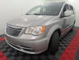 Used 2014 Chrysler Town & Country Touring-L w/ Driver Convenience Group image 3