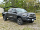 Used 2017 Toyota Tacoma TRD Off-Road image 4