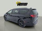 New 2025 Chrysler Pacifica Limited image 3