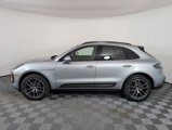 Used 2025 Porsche Macan image 2