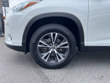 Used 2019 Toyota Highlander FWD V6 image 2