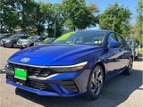 Used 2025 Hyundai Elantra SEL image 3