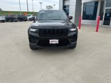 Used 2023 Jeep Grand Cherokee Altitude image 2