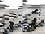 Used 2025 Nissan Frontier SV image 5