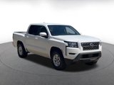 Used 2024 Nissan Frontier SV image 3