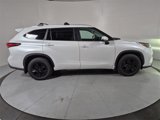 Certified 2023 Toyota Highlander XLE image 3