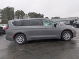 New 2025 Chrysler Pacifica Select image 3