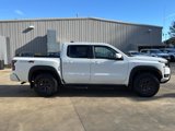 New 2025 Nissan Frontier PRO-4X image 2