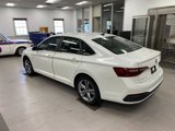 Used 2023 Volkswagen Jetta SE image 3