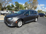 Used 2020 Chrysler Pacifica Touring-L image 3