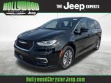 New 2025 Chrysler Pacifica Select image 1