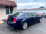 Used 2017 Chrysler 300 C image 5