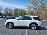 New 2025 Nissan Pathfinder SL image 2