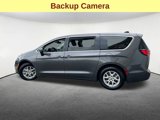 Used 2023 Chrysler Pacifica Touring-L image 6