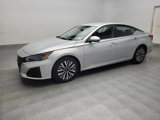 Used 2023 Nissan Altima 2.5 SV image 2