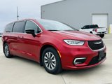 New 2025 Chrysler Pacifica Select image 2