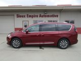 Used 2019 Chrysler Pacifica Touring-L Plus w/ Advanced Safetytec Group image 2