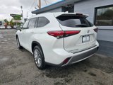 Used 2022 Toyota Highlander Platinum image 4