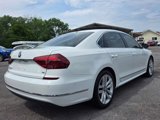Used 2017 Volkswagen Passat 1.8T SEL Premium image 4
