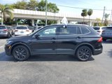 Certified 2024 Volkswagen Tiguan SE w/ Panoramic Sunroof Package image 2