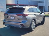 New 2025 Toyota Highlander Platinum image 5