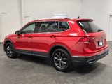 Used 2022 Volkswagen Tiguan SE w/ Panoramic Sunroof Package image 2