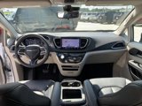Certified 2024 Chrysler Pacifica Touring-L image 6