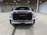 Used 2024 GMC Sierra 2500 Pro image 2