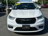 Used 2023 Chrysler Pacifica Touring-L image 2