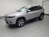 Used 2019 Jeep Cherokee Limited image 2