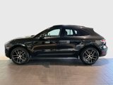Certified 2024 Porsche Macan image 2