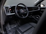 Used 2024 Porsche Cayenne image 4