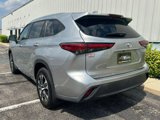 Used 2022 Toyota Highlander XLE image 5