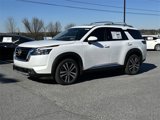 New 2025 Nissan Pathfinder Platinum image 3