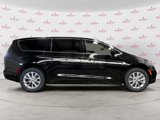 New 2025 Chrysler Pacifica Select image 2