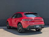 Certified 2024 Porsche Macan image 3